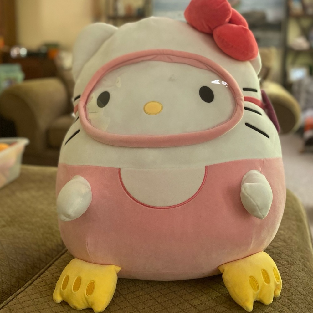20” SCUBA GEAR HELLO KITTY COSTCO EXCLUSIVE SQUISHMALLOW